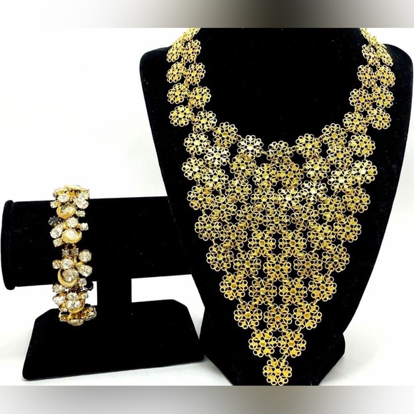 Vintage Kramer of NY and Vendome cleopatra bib flower links - Picture 2 of 8